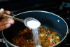 Kiến thức khoa học thú vị mới về bột ngọt: Kích thích vị giác và hỗ trợ tiêu hóa